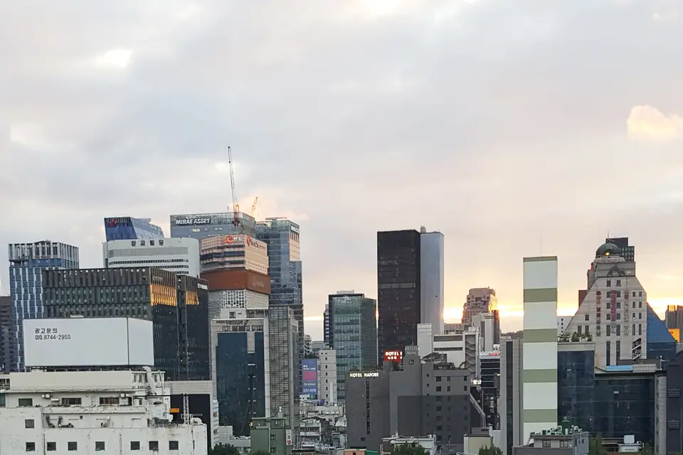 鐘路区の現地風景を写した実写