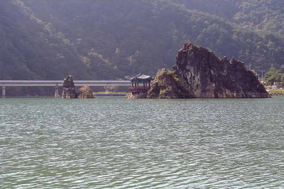 嶋潭三峰